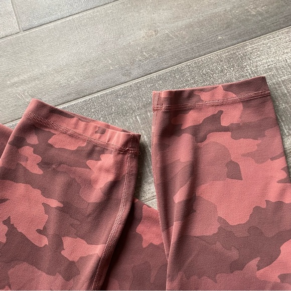 Lululemon Align Crop *21" Heritage 365 Camo Brier Rose Multi - Picture 6 of 7